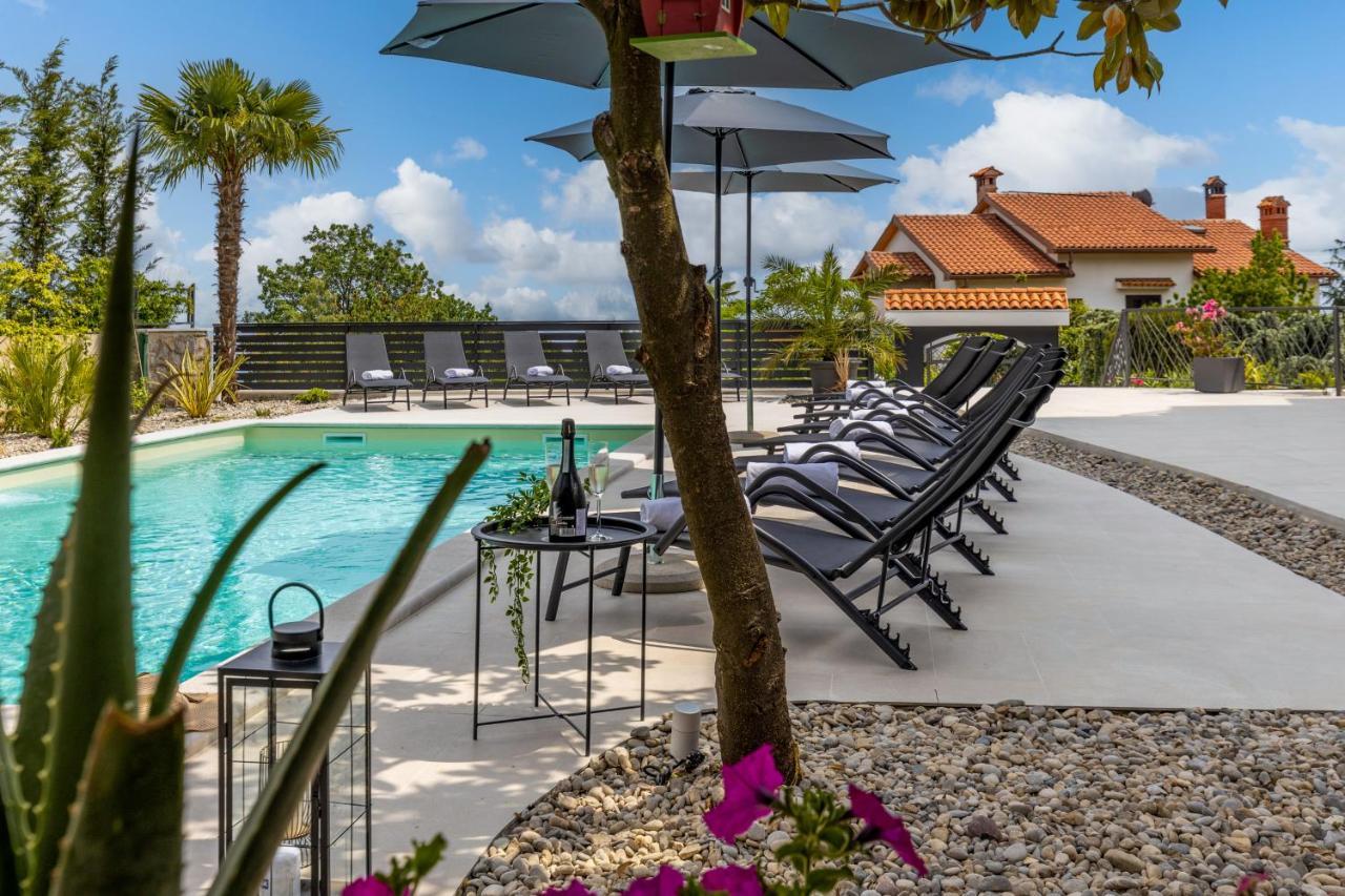 Villa Adriatic, Apartment Rebecca With Heated Swimming Pool, Sew View, Childrens Playground Ичичи Экстерьер фото